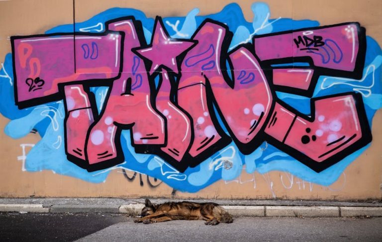 Što učiniti ako moj pas ne pije dovoljno vode: uzroci i rješenja